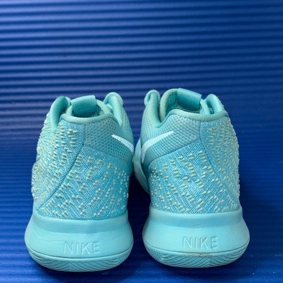 Size 6Y- GS Nike Kyrie 3 Aqua Tiffany Teal Blue Sneakers 859466-401 Women’s 7.5 - Picture 7 of 8